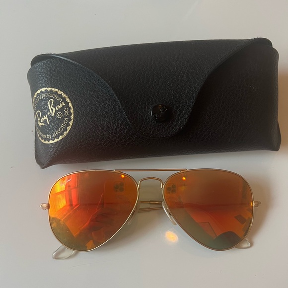 Aviator Ray-Ban Sunglasses - Picture 3 of 4